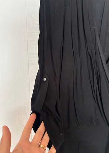 Siyah V Yakalı Mini boy kollu tulum - Görsel 4