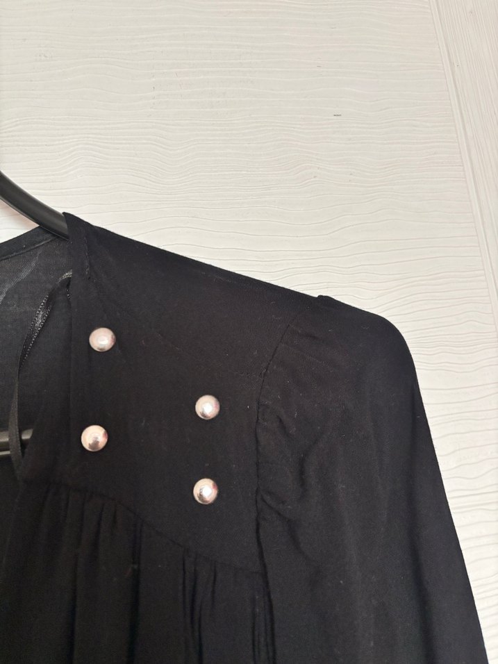 Siyah V Yakalı Mini boy kollu tulum - Görsel 3