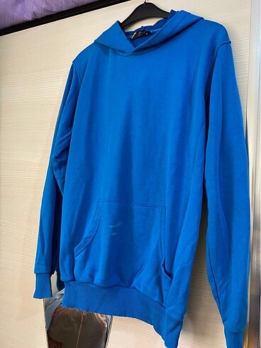 KAPÜŞONLU SWEATSHİRT