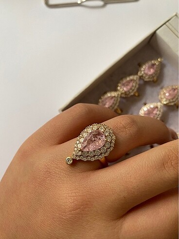 Pembe Taşlı Yüzük