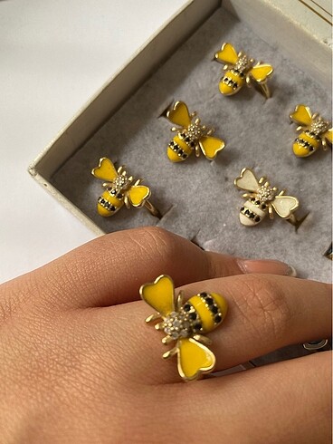 Zen Diamond Arılı Gold Yüzük