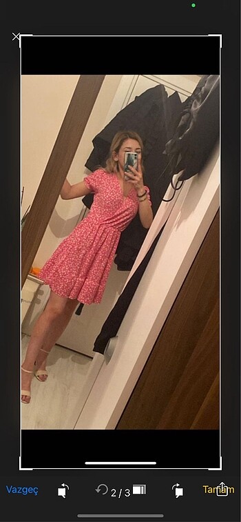 Pembe çiçekli elbise