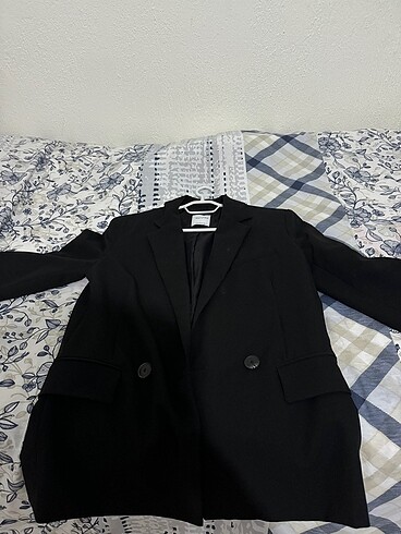 BERSHKA FEMİNEN KESİM BLAZER CEKET