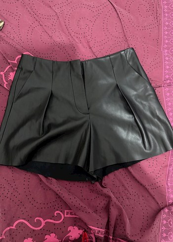 Düğmeli Siyah Mini Şort - Görsel 2