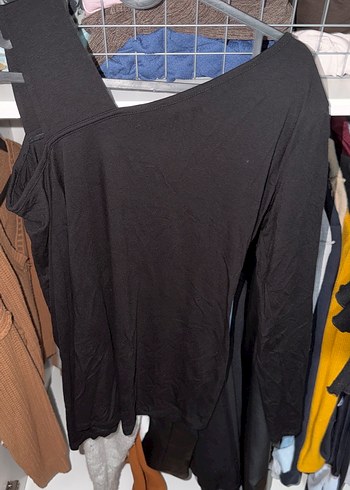 Kadın Siyah Düşük Kollu Bluz - Görsel 3