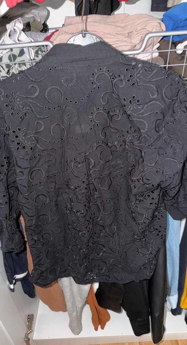 Düğmeli Siyah Gömlek Midi Uzun Kollu - Görsel 3