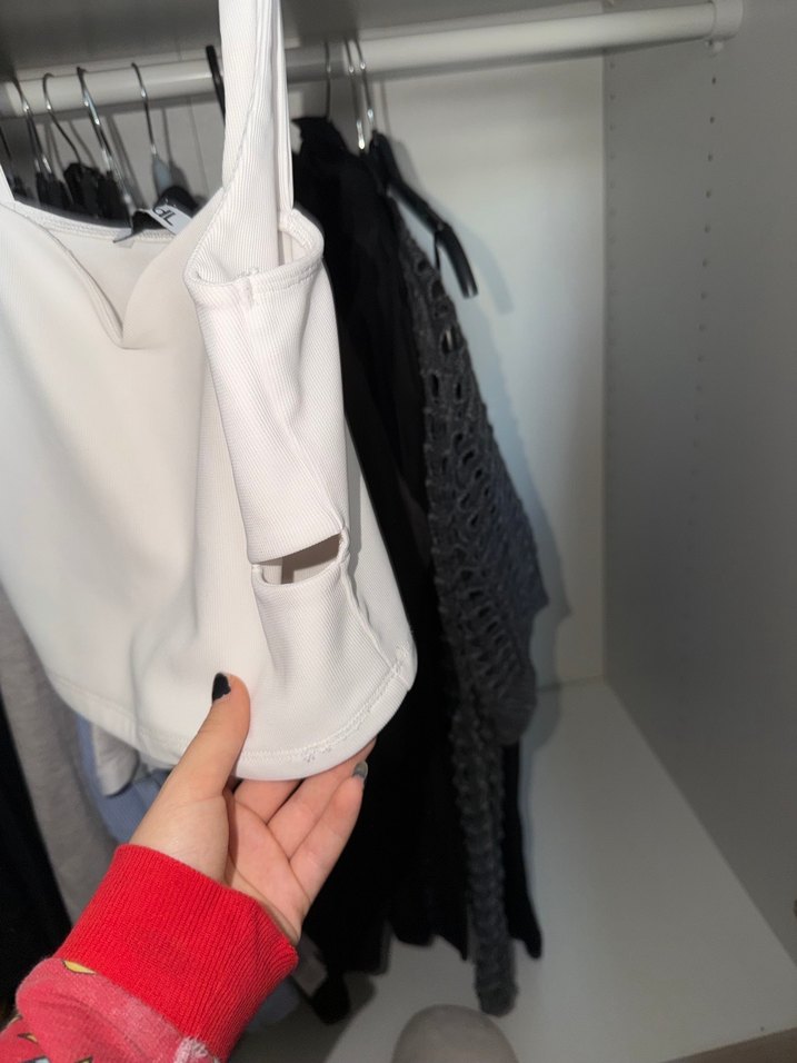 Beyaz Pencere detaylı Kadın crop - Görsel 5