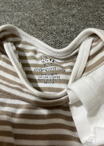 Düğmeli Beyaz Erkek Bebek Kısa Kollu Body - Görsel 3