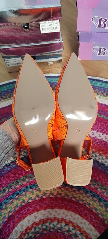 39 Beden Turuncu Stiletto
