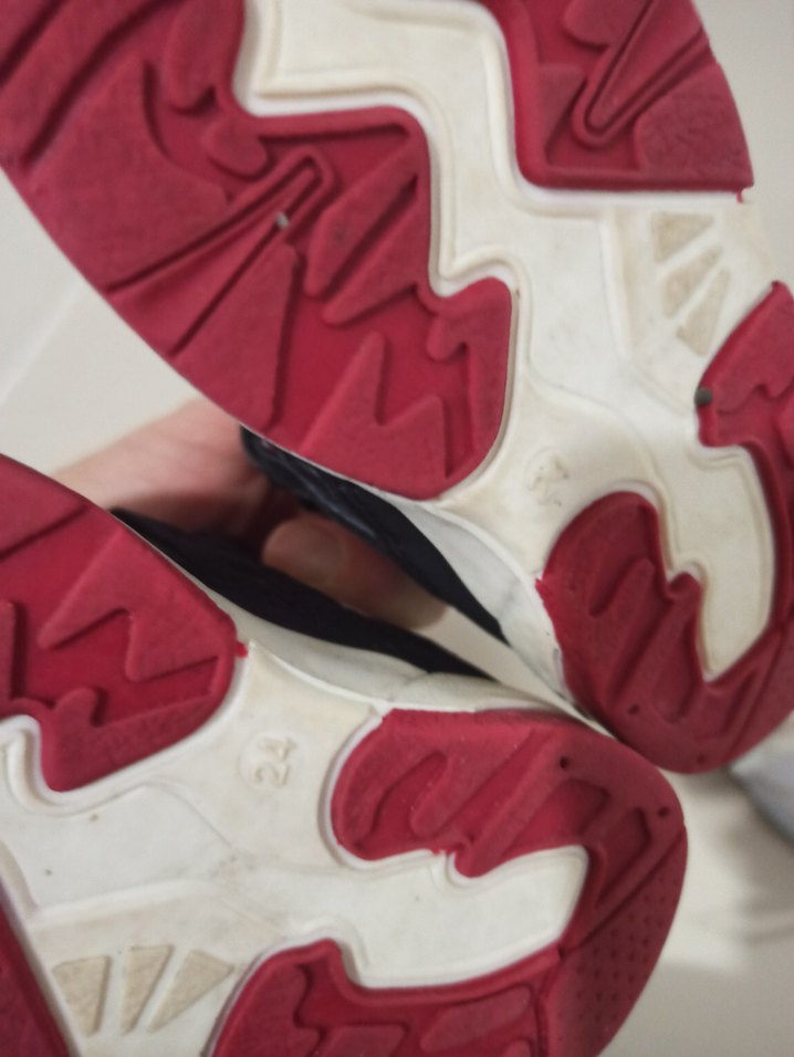 Lcw marka 24 numara Gri Erkek Çocuk Spor Ayakkabı Cırt Cırtlı - Görsel 3