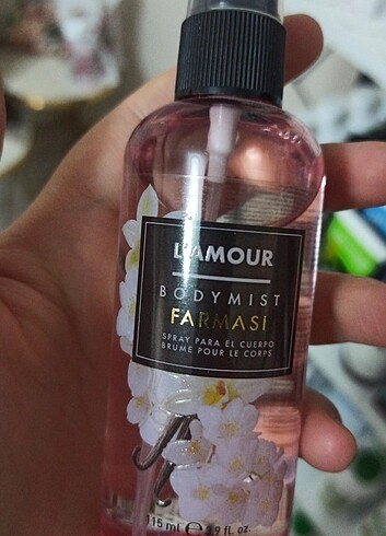 Farmasi vücut spreyi