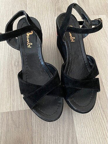 38 Beden siyah Renk Bambi marka Süet Dolgu topuk sandalet