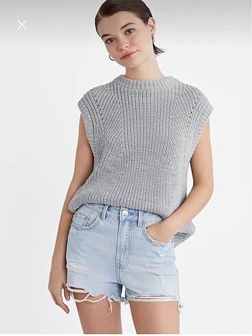 Stradivarius Distressed denim şort