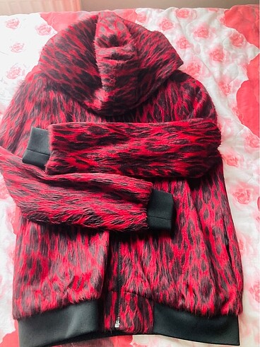Pruva Kırmızı leopar mont