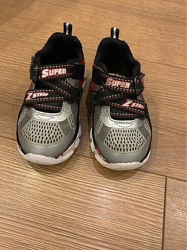 Çocuk spor ayakkabısı