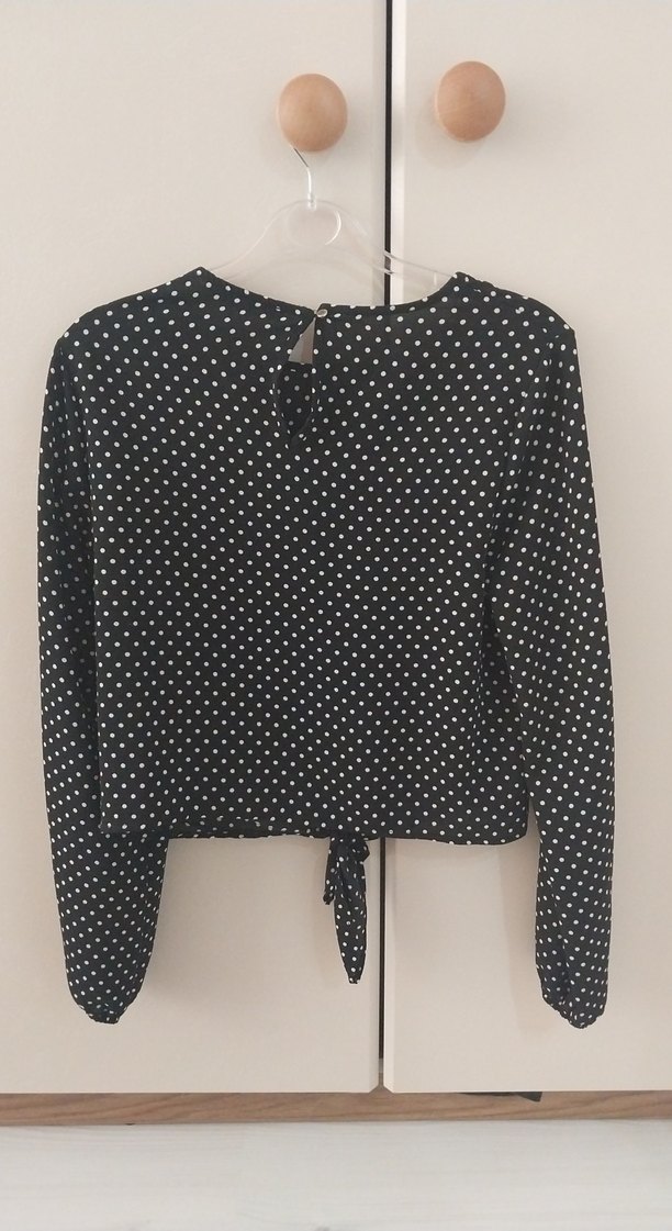 Siyah Puantiyeli Bağlamalı Uzun Kollu Bluz - Görsel 2