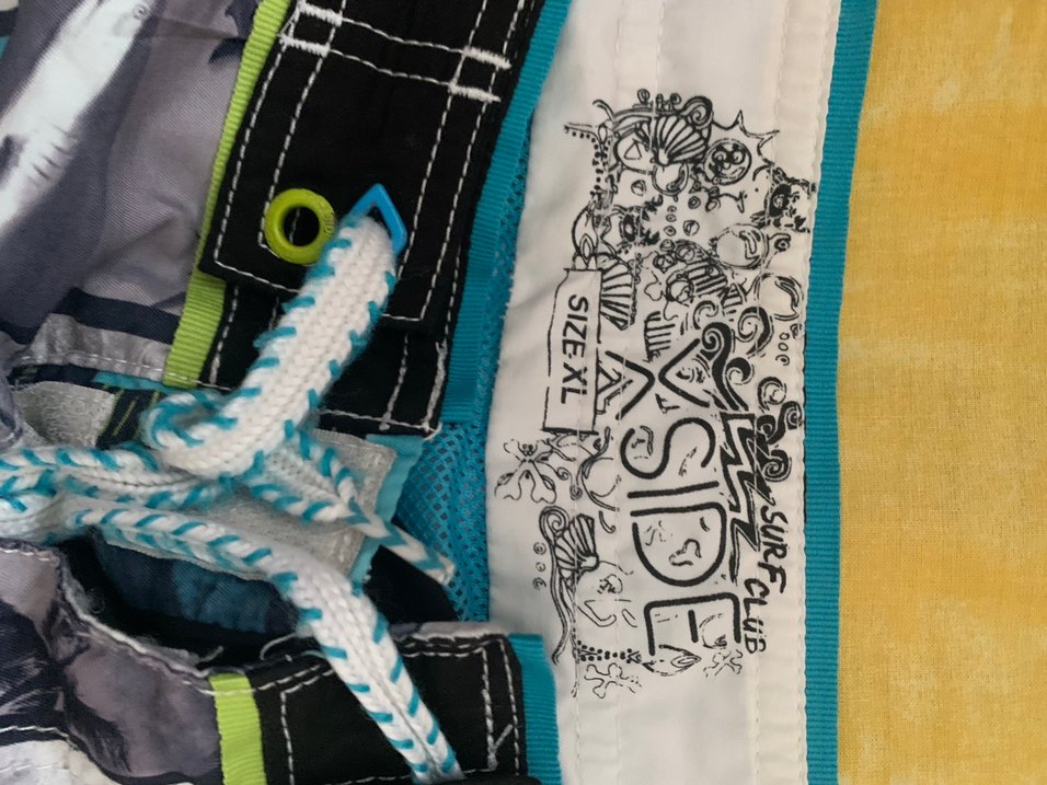 Erkek Çok Renkli Baskılı Mini Şort - Görsel 3