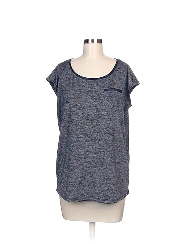 Koton T-shirt %70 İndirimli.
