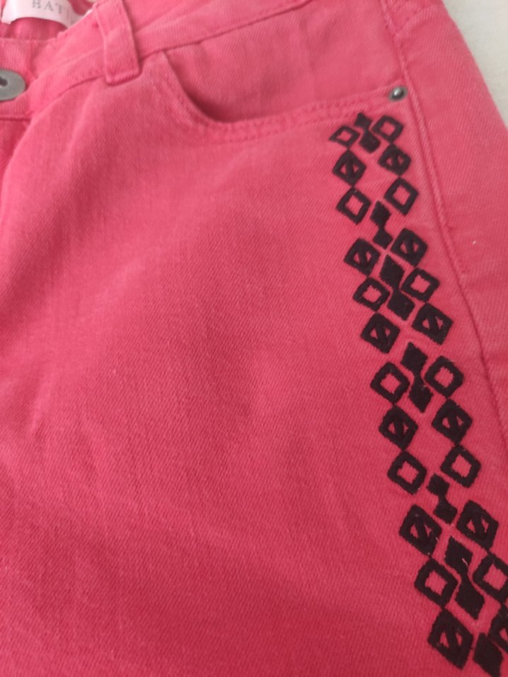 Nakışlı Pembe Kız Şortu - Görsel 4