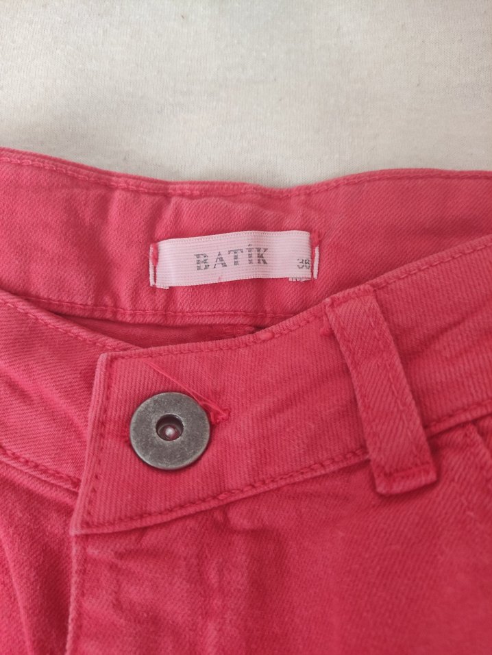 Nakışlı Pembe Kız Şortu - Görsel 3