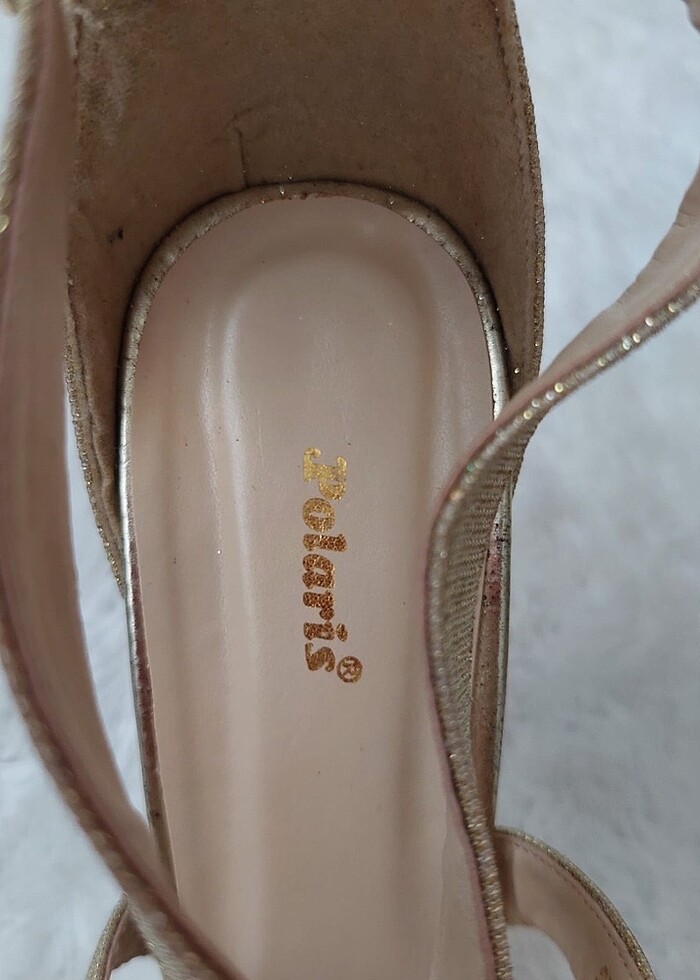 İnce topuk ayakkabı - Görsel 4