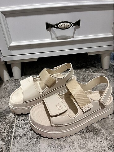 Ugg ayakkabı