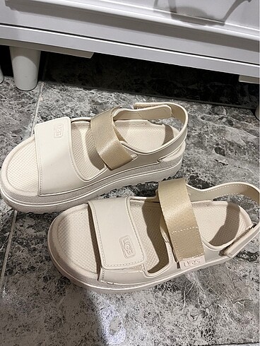 Diğer Ugg ayakkabı
