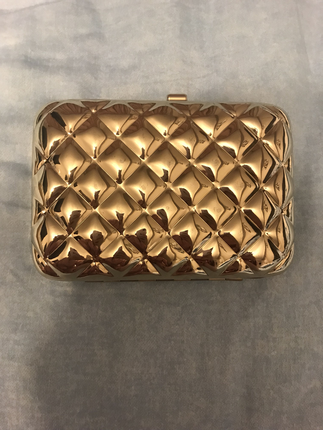 universal Beden Mango altın rengi clutch