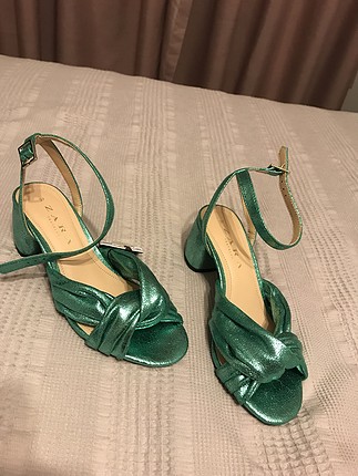 Zara yeşil topuklu sandalet