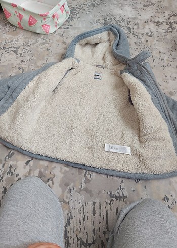 Gri Kapüşonlu Erkek Çocuk Peluş Mont - Görsel 2