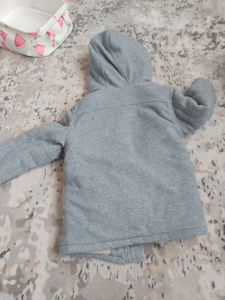 Gri Kapüşonlu Erkek Çocuk Peluş Mont - Görsel 3