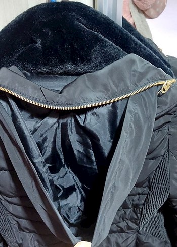 zara Siyah Fermuarlı Kadın Kışlık Mont - Görsel 4