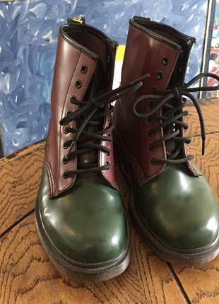 Dr. Martens Bot