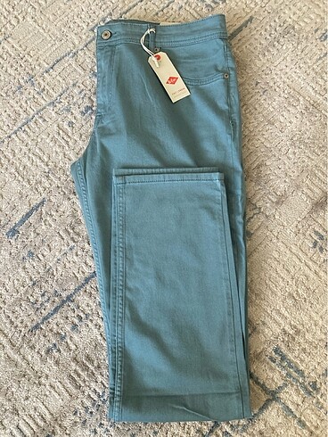 Lee Cooper ve Avva Pantolon