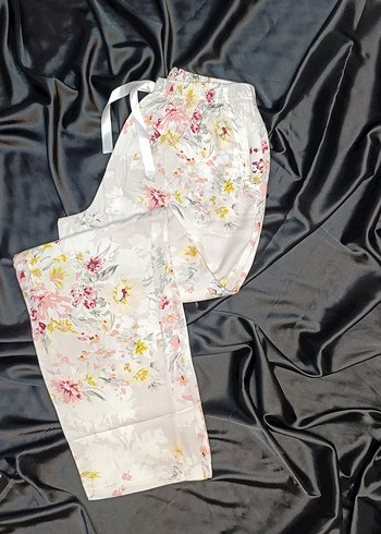 s Beden Çiçek Desenli Kısa Kollu Kadın Pijama Takımı