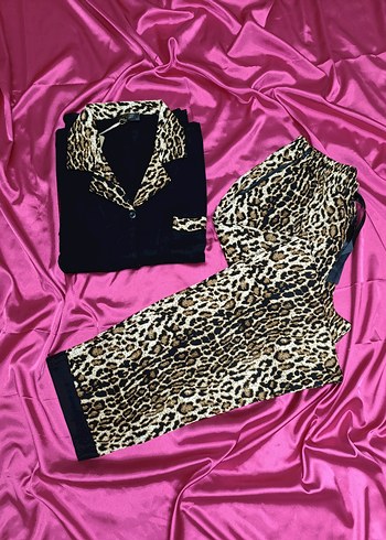 l Beden Leopar Desenli Kadın Kısa Kollu Pijama Takımı