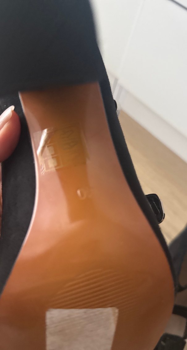 Siyah Süet Tokalı Gotik Topuklu Ayakkabı - Görsel 4