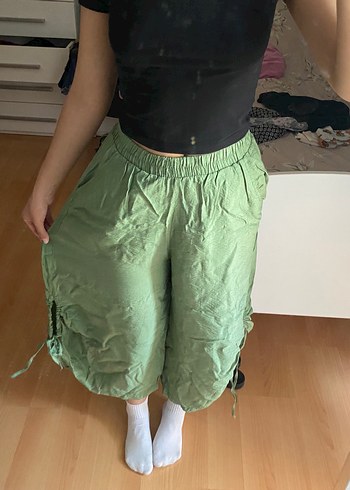 Bershka Kadın Yeşil Salaş Keten Pantolon