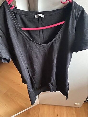 Zara tshirt v yaka basic