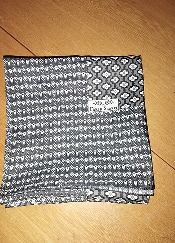 Fresh scarfs Freya desen pamuk ipek eşarp