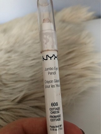Nyx aydınlatıcı göz kalemi