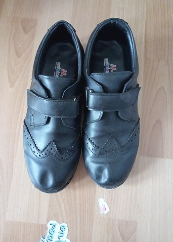 Tokalı Siyah Deri Erkek Çocuk Ayakkabısı - Görsel 2