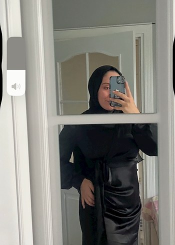 Diğer Uzun Siyah Dökümlü Kadın Elbise