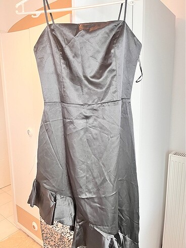 Trendyol saten elbise - Görsel 2