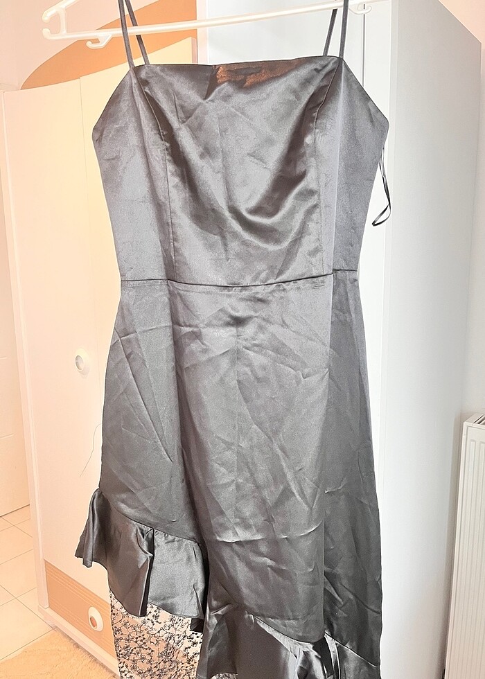 Trendyol saten elbise - Görsel 2