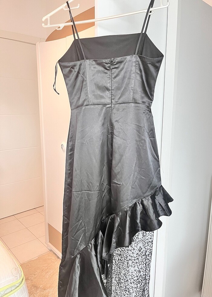 Trendyol saten elbise - Görsel 3