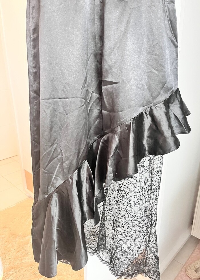 Trendyol saten elbise - Görsel 4