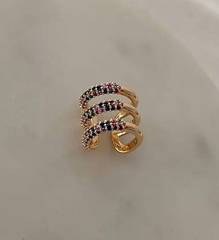 Renkli taşlı earcuff