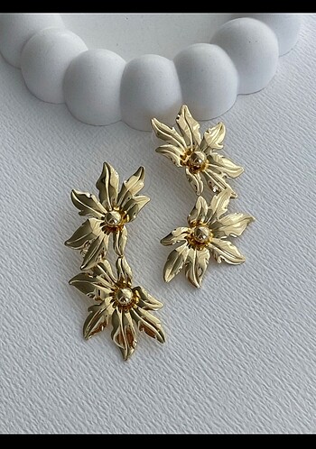 Zara model gold çiçek küpe