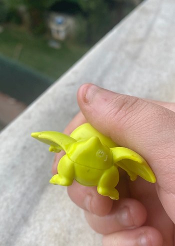 Beden Renkli Sarı Mini Aksiyon Figürü